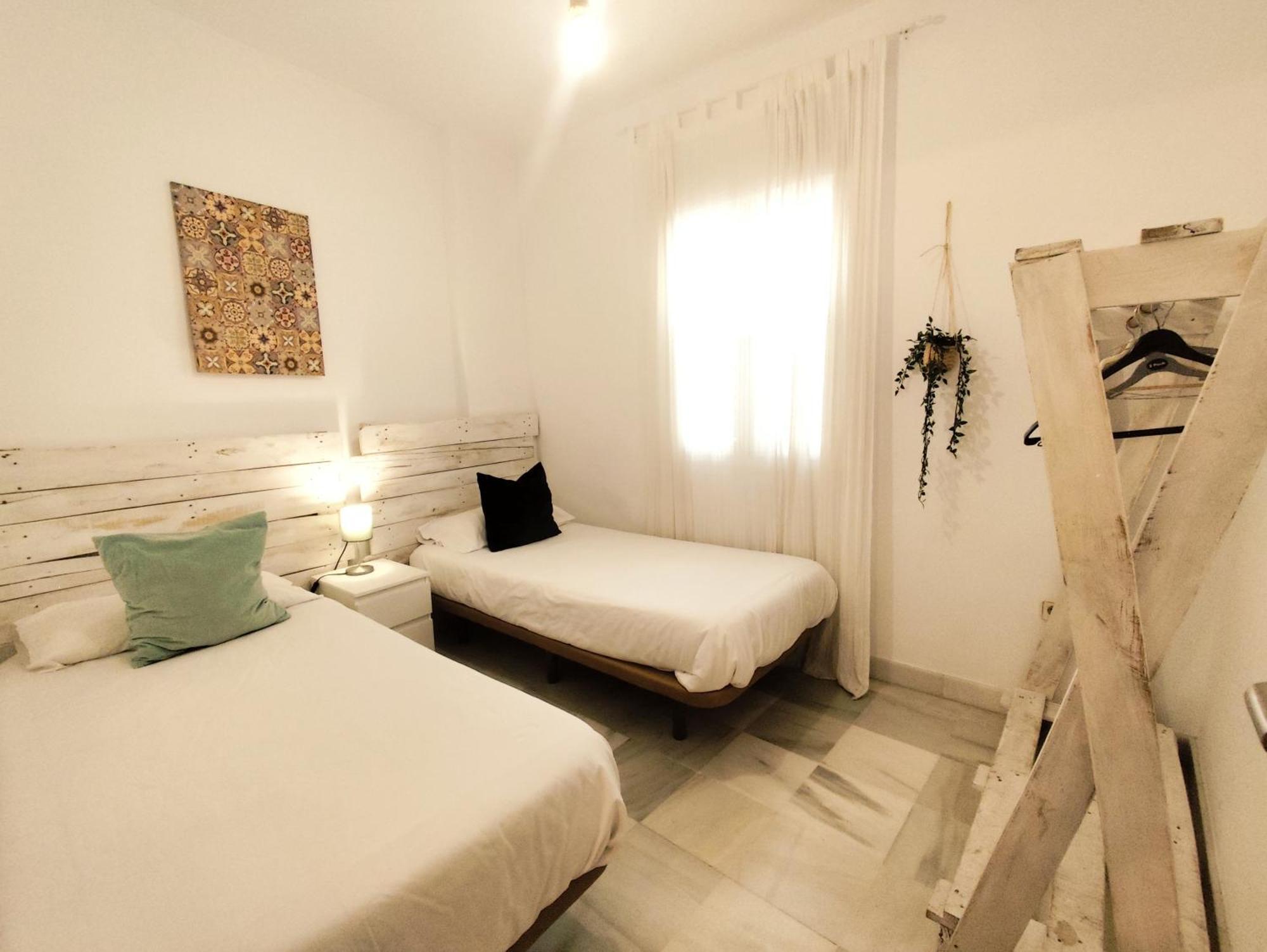 Apartamento San Luis. Plaza De Parking Gratis!!! Sevilla Exteriör bild